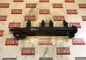 Rampa Injectoare Cu Injectoare Vw Golf 4 / Bora / Passat B5 / Skoda Octavia 1 1.6 Benzina SR Cod 06A133317A