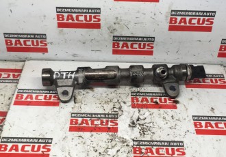 Rampa injectoare Ford Fiesta cod: 9685297580 02