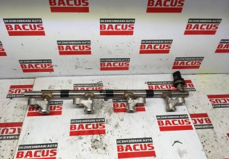 Rampa injectoare Mazda CX-30 2.0 Benzina Hybrid An 2022 Cod PE2713150