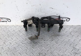 Rampa injectoare peugeot 206 1.4 cod 9655833580