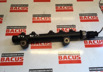 Rampa injectoare Peugeot 3008 cod: 9684753080