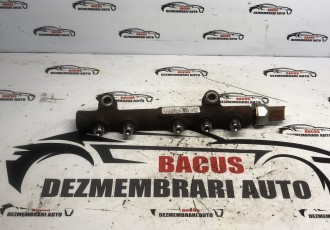 Rampa injectoare Peugeot 308, Partner II, 3008, Citroen C4 Grand Picasso 1.6 HDI 9824940080