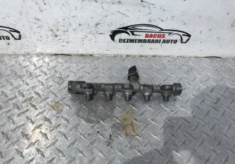Rampa injectoare Renault Trafic 2 / 2.0 DCI M9R 0445214258