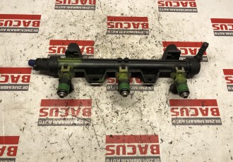 Rampa injectoare Skoda Fabia / Seat / VW Polo 9N 1.2 B Cod 03E133320