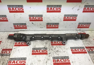 Rampa injectoare Skoda Rapid / Seat / VW Touran / Audi 1.6 Tdi CAY Cod 03L130089B