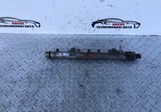 Rampa injectoare Volkswagen Passat 2013 1.6 tdi cod 03L130089AA