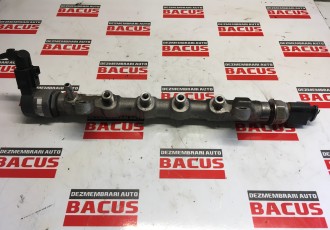 Rampa injectoare Volkswagen Passat B7 cod: 03l089n