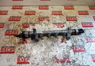 Rampa injectoare VW Golf 6 2.0 TDI cod: 03L130089P
