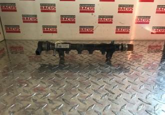 Rampa injectoare VW Golf 6 2.0 TDI cod: 03L130089P