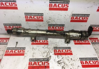 Rampa injectoare VW Passat B7 2.0 TDI cod 03L130089J