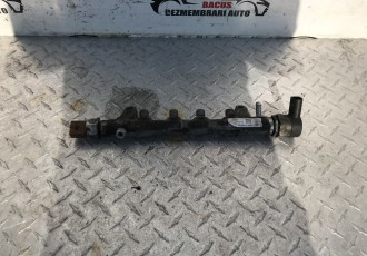 Rampa injectoare VW Passat B7 2.0 TDI cod 03L130089J