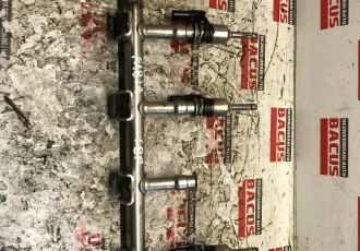 Rampa injectoare VW Polo 6R cod: 03f133320c