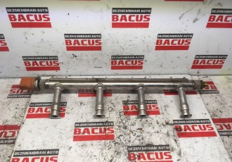 Rampa injectoare VW Polo 6R cod: 03f133320c