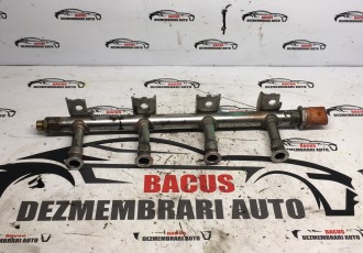 Rampa injectoare VW Polo 6R cod: 03f133320c
