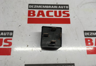 Releu Audi A4 B8 cod: 8k0951253