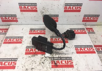 Releu pompa combustibil VW Passat B7 cod: 1k0906093f