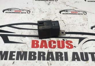 Releu Volkswagen Passat B6 cod: 3b0951253