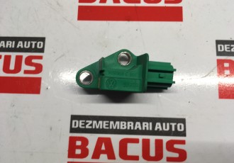 Senzor impact Audi A4 B8 cod: 1k0909606c