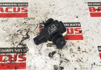 Senzor impact Mercedes A-class 2015 cod: a1668210351