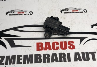 Senzor impact stanga fata audi a4 b7 8p0955557