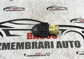 Senzor impact toyota auris 2018 cod 89173-02090	