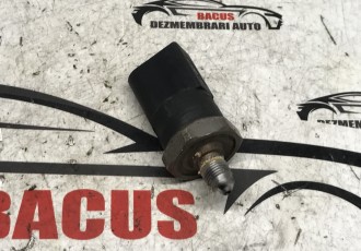 Senzor presiune combustibil 1.6 FSI Volkswagen Golf 5 cod- 06D906051A 0261545008 