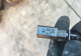 Senzor temperatura gaze Audi cod: 1j0973802