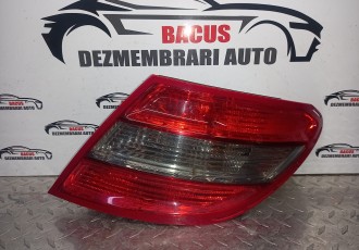 Stop aripa dreapta Mercedes C-Class 2007-2010 W204 2048203064R