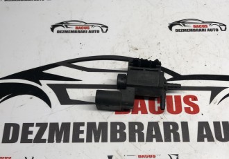 Supapa vacuum Volkswagen Golf 5 cod: 037906283c