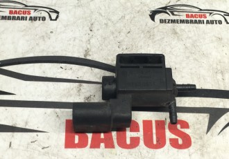 Supapa vacuum Volkswagen Golf 5 cod: 037906283c