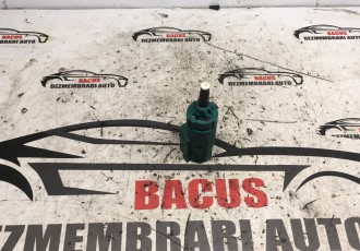 Switch pedala frana Intrerupator/ senzor pedala de frana Peugeot 2008 cod : 9804869480
