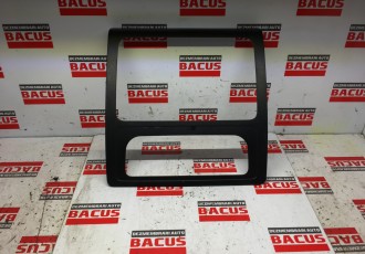 Trim CD-player Vw Caddy 1.6 TDI 105 cp / 77 Kw , cod motor CAY , an 2014 cod 2K5858061