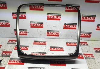 TRIM DACIA SANDERO STEPWAY RADIO SURROUND  COD- 1205658X 