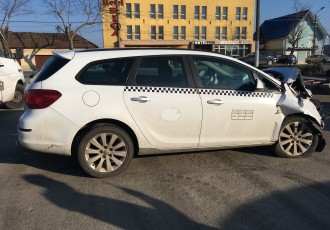Usa dr Fata Opel Astra J Combi Motor 1.7 CDTI An Fabricatie 2011 