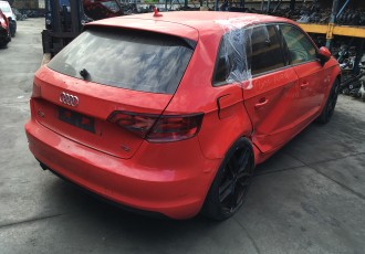 Usa dreapta fata Audi A3 8v Sportback Motor 1.6 DIESEL COD MOTOR CAY An 2013