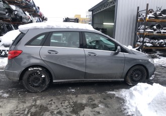 USA DREAPTA FATA Mercedes B Class 180 W246 Cutie Automata 1.8 Diesel An 2013