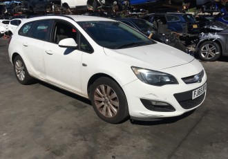 USA DREAPTA FATA Opel Astra J ECOFLEX COMBI Motor 1.6 CDTI An Fabricatie 2015