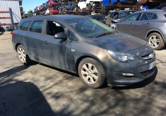 USA DREAPTA FATA Opel Astra J ECOFLEX COMBI Motor 1.7 CDTI An Fabricatie 2014 