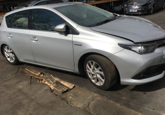 Usa dreapta fata Toyota Auris Design Hev Hatchbach 1.8 Benzina Hybrid / Electric Cutie Automata An 2018