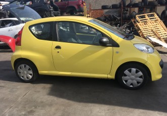 Usa dreapta Peugeot 107 Hatchback 3 usi 1.0 benzina An Fabricatie 2007 104.000km