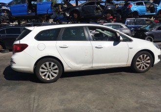 USA DREAPTA SPATE Opel Astra J ECOFLEX COMBI Motor 1.6 CDTI An Fabricatie 2015
