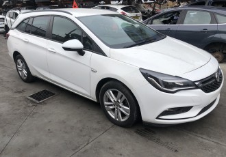 USA FATA DREAPTA Opel Astra K Combi 1.4 benzina An 2019 km- 45.000