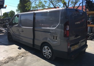USA LATERAL STANGA RENAULT TRAFIC AN-2017 1.6 DIESEL KM-250.000