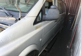 Usa stanga fata Mercedes Vito 2.2 an 2006 model - 115 cdi