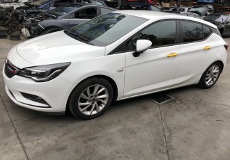 USA STANGA FATA Opel Astra K Hatchback 1.4 benzina An 2019 km- 37.000