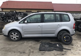 Usa stanga fata Vw Touran 2.0 TDI Motor An 2006