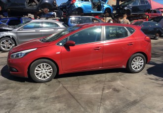 USA STANGA SPATE Kia Ceed hatchbach An Fabricatie 2013 KM-220.000 Motor 1.4 diesel