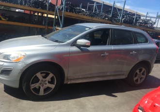 USA STANGA SPATE VOLVO XC-60 SUV ;2.4 DIESEL; AN-2012 CUTIE MANUALA