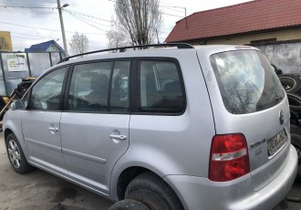 Usa stanga spate  Vw Touran 2.0 TDI Motor An 2006